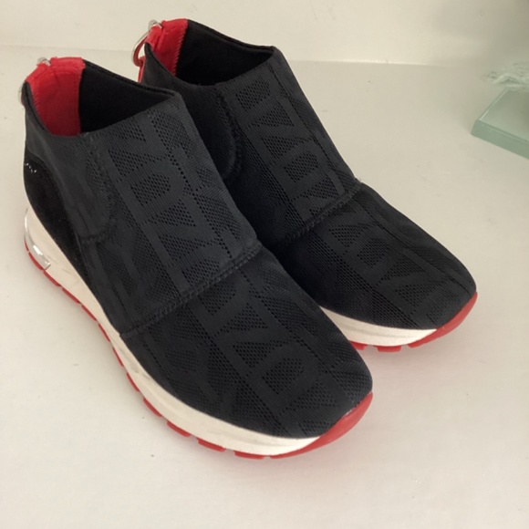 REDUCED DKNY Women’s Stretch knit fashion sneakers shoes  VARIOUS SIZES - Picture 10 of 10